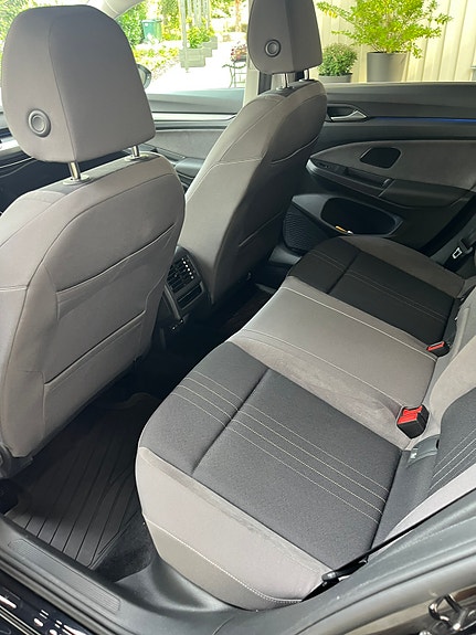 Volkswagen Golf Alltrack 9 of 11