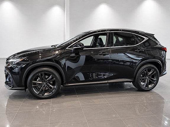 Lexus NX450h+ 3 of 9