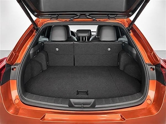 Lexus UX300h 7 of 7