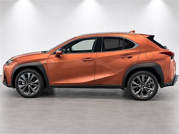 Lexus UX300h 2 of 7