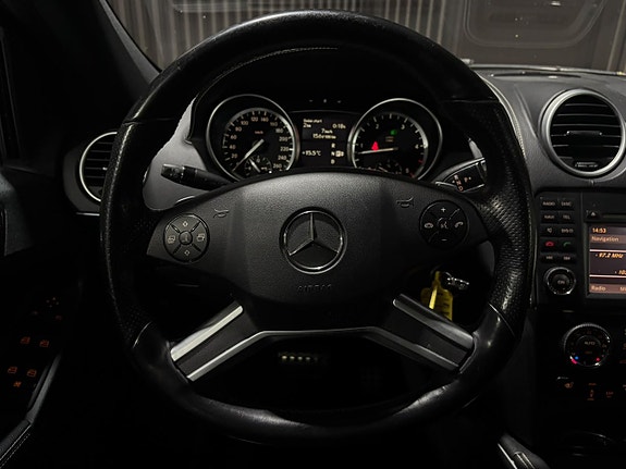 Mercedes-Benz ML350 9 of 20