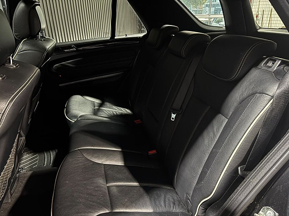 Mercedes-Benz ML350 18 of 20