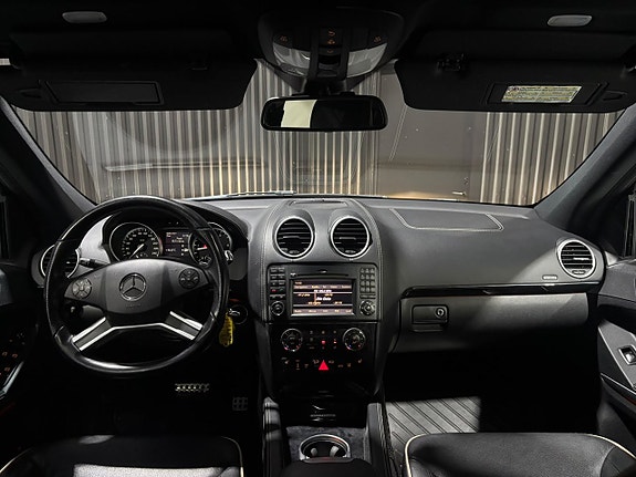 Mercedes-Benz ML350 10 of 20