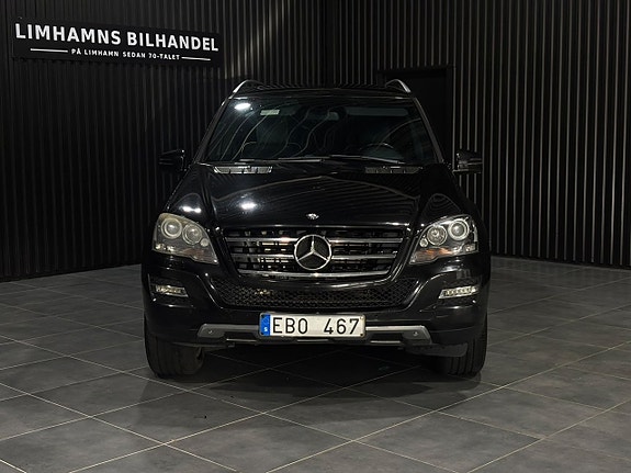 Mercedes-Benz ML350 2 of 20