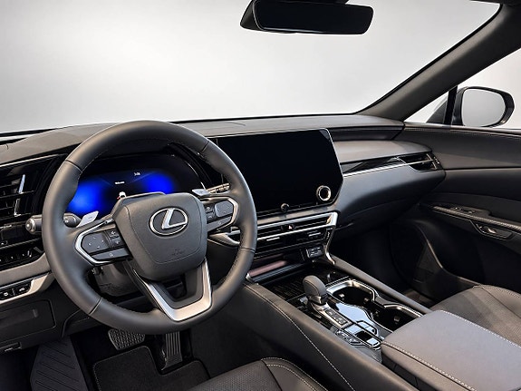 Lexus RX450h+ 3 of 9
