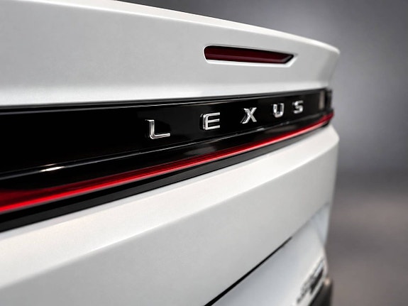 Lexus RZ500e 3 of 10