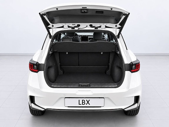 Lexus LBX 8 of 8