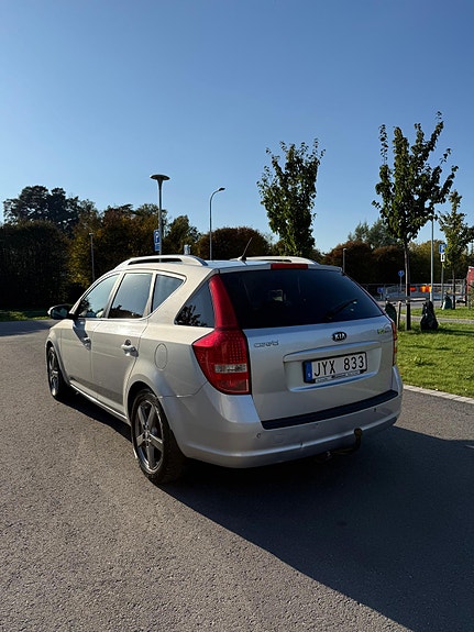 Kia Ceed 4 of 7