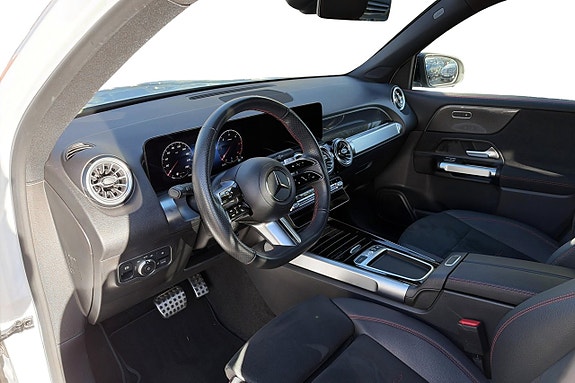 Mercedes-Benz GLB220 d 9 of 13