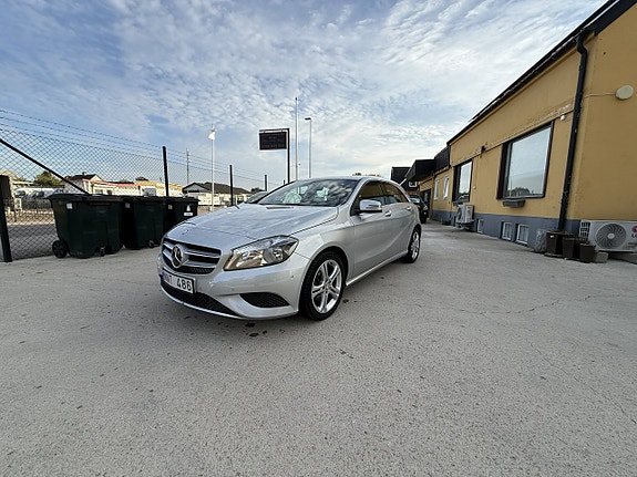 Mercedes-Benz A180 2 of 14