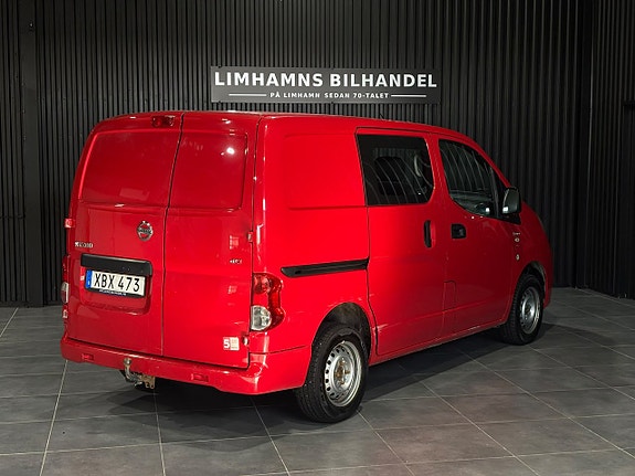 Nissan NV200 4 of 17