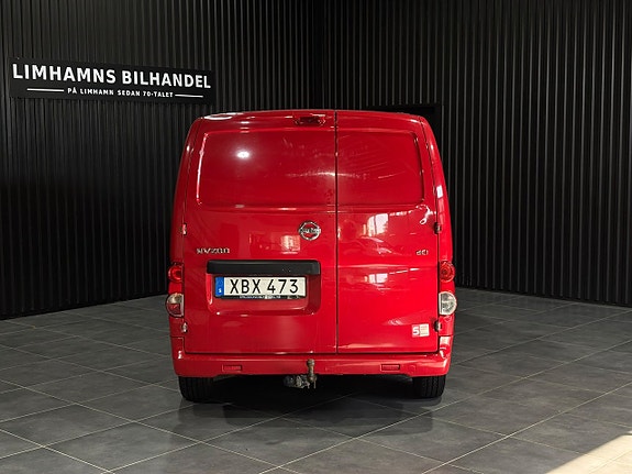 Nissan NV200 5 of 17