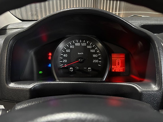 Nissan NV200 17 of 17