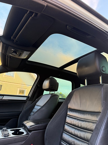 Volkswagen Touareg 4 of 6