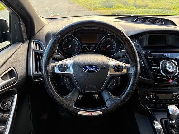 Ford Focus 5 of 17