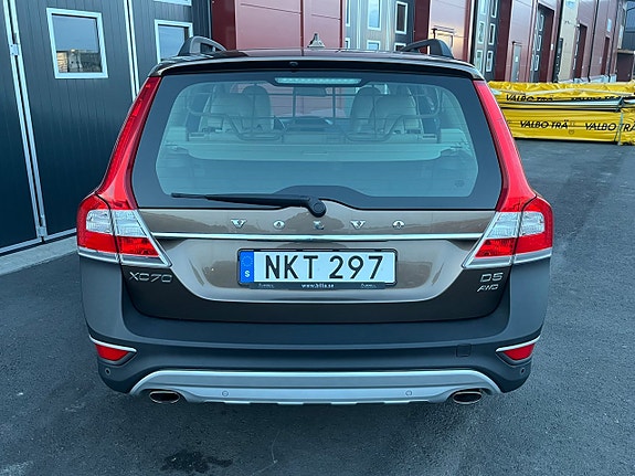 Volvo XC70 9 of 23