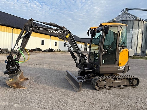 Volvo ECR35D minigrävare, rototilt, svensksåld 3 of 7