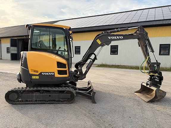 Volvo ECR35D minigrävare, rototilt, svensksåld 4 of 7