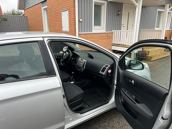 Hyundai i20 5 of 8