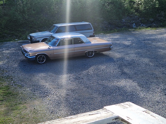 Ford Galaxie 4 of 8