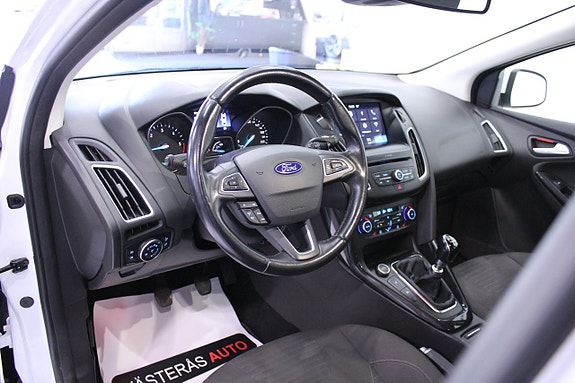 Ford Focus 10 of 29