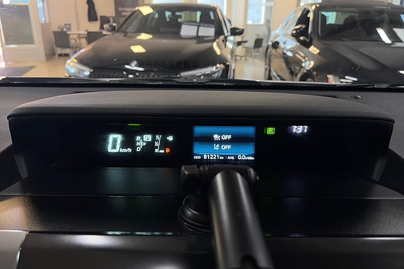 Toyota Prius+ 17 of 27