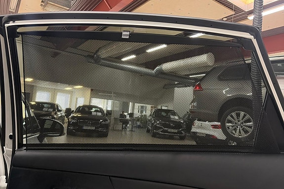Toyota Prius+ 25 of 27