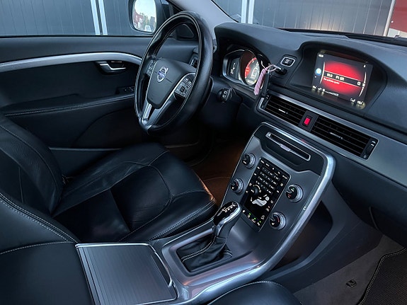 Volvo XC70 10 of 21