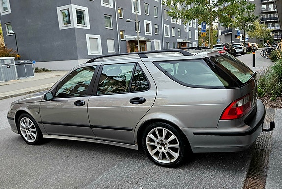 Saab 9-5 2 of 10