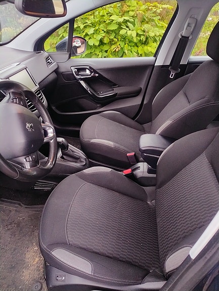 Peugeot 208 6 of 7