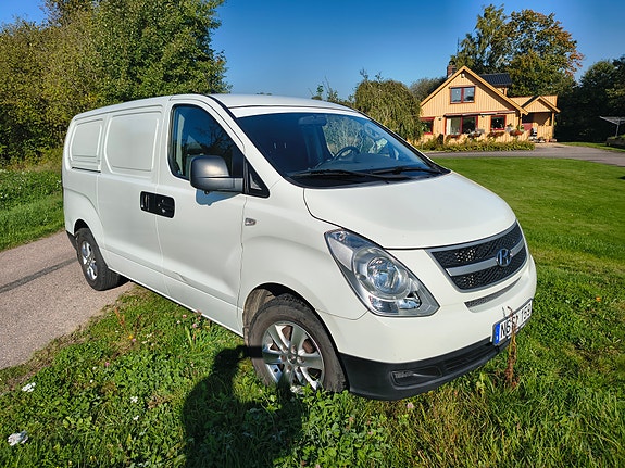 Hyundai H-1 2 of 12