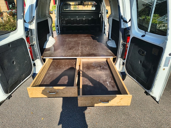 Hyundai H-1 11 of 12