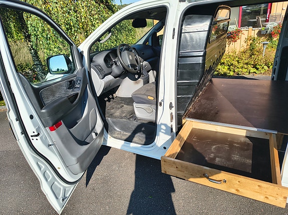 Hyundai H-1 10 of 12