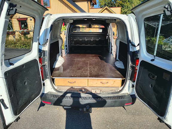 Hyundai H-1 8 of 12