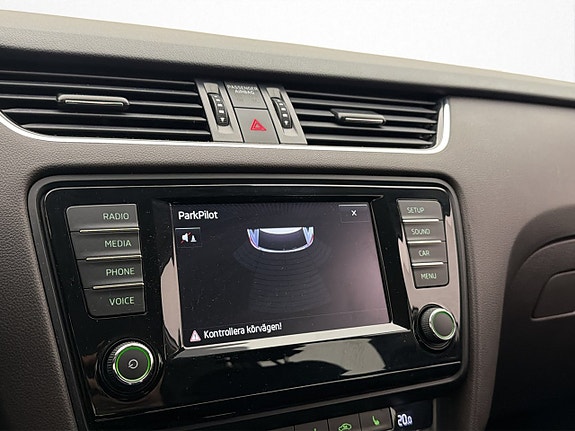 Skoda Octavia Scout 17 of 29