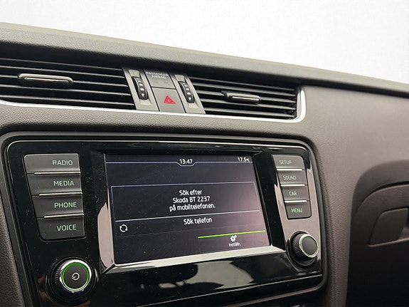 Skoda Octavia Scout 19 of 29