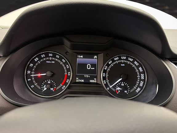 Skoda Octavia Scout 14 of 29
