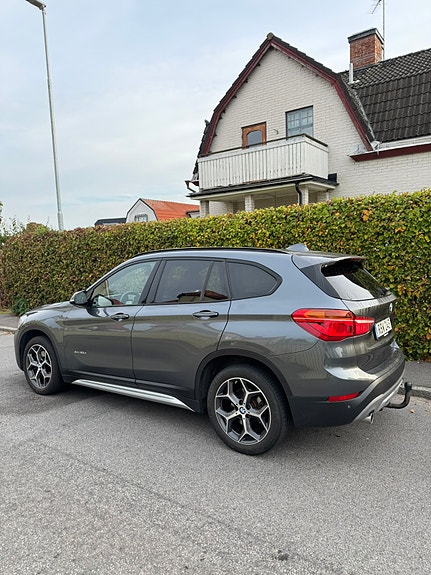BMW X1 3 of 10