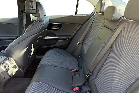 Mercedes-Benz C300 e 9 of 13
