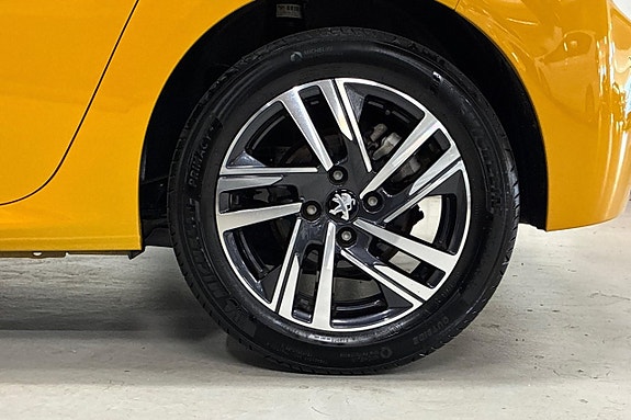 Peugeot 208 11 of 23