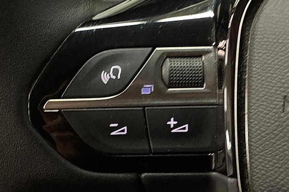 Peugeot 208 21 of 23