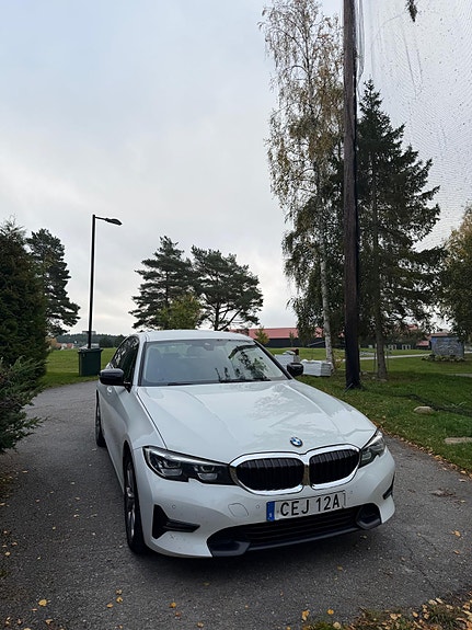 BMW 330e 3 of 7