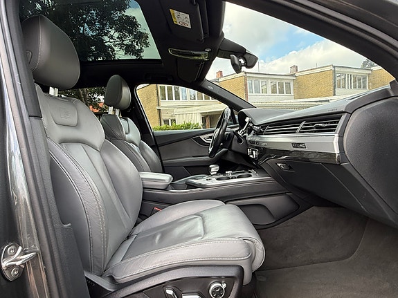 Audi Q7 25 of 29