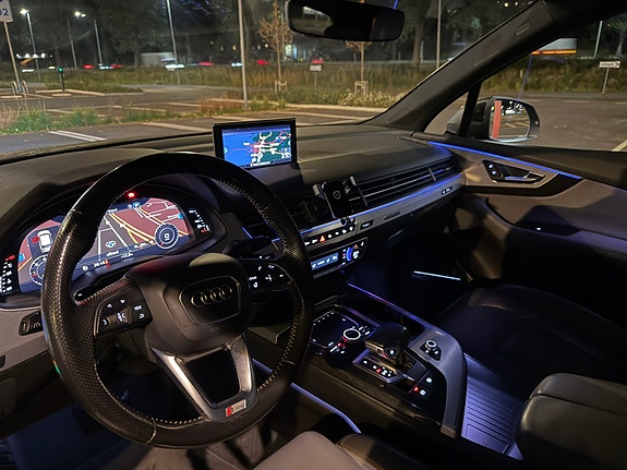 Audi Q7 3 of 24