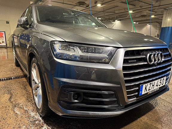 Audi Q7 10 of 24