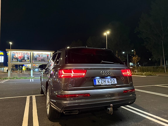 Audi Q7 12 of 24