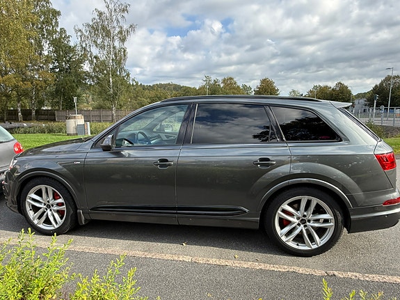 Audi Q7 26 of 29