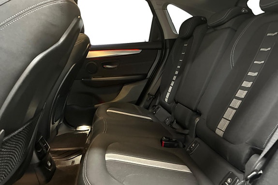 BMW 218d 14 of 24