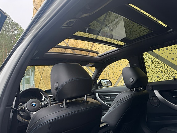 BMW 330i 8 of 9