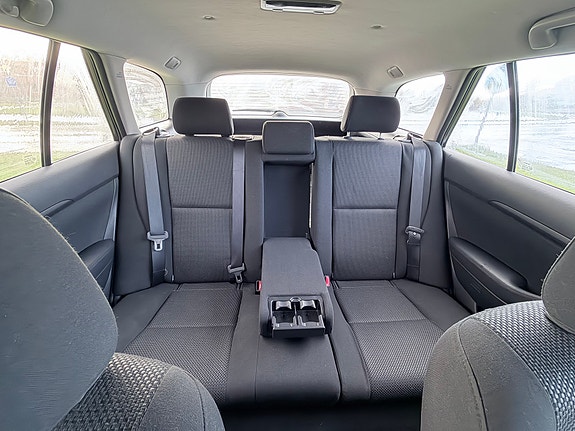 Toyota Avensis 13 of 15